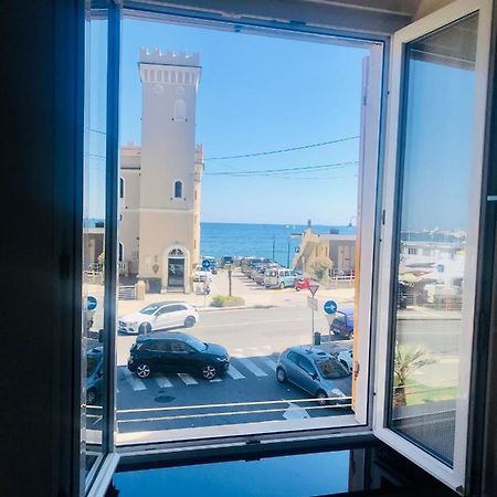 Mydollhouse Delizioso Appartamento Fronte Mare Genoa Exterior photo